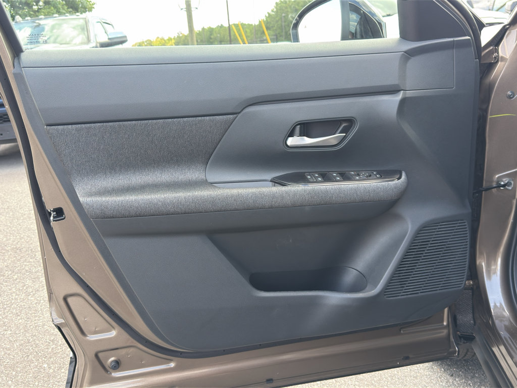 Used 2026 Nissan Kicks SV FWD image 26