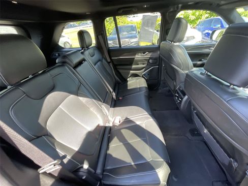 Used 2022 Jeep Grand Cherokee Overland AWD/4WD image 23