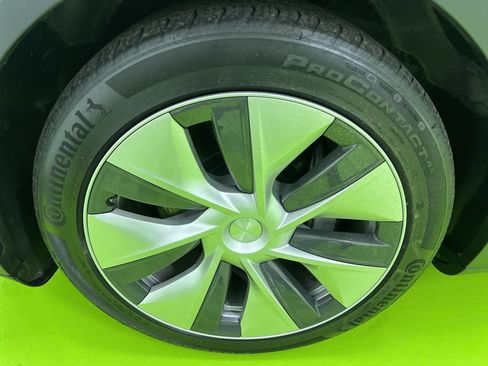 Used 2021 Tesla Model Y Long Range AWD/4WD image 12