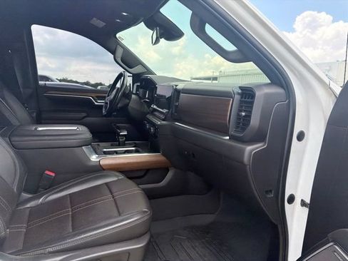 Used 2022 Chevrolet Silverado 1500 High Country AWD/4WD image 8