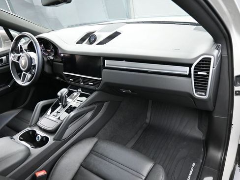 Certified 2023 Porsche Cayenne Coupe AWD/4WD image 30