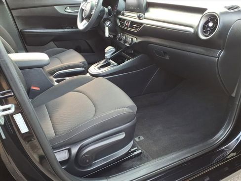 Certified 2021 Kia Forte LXS image 8