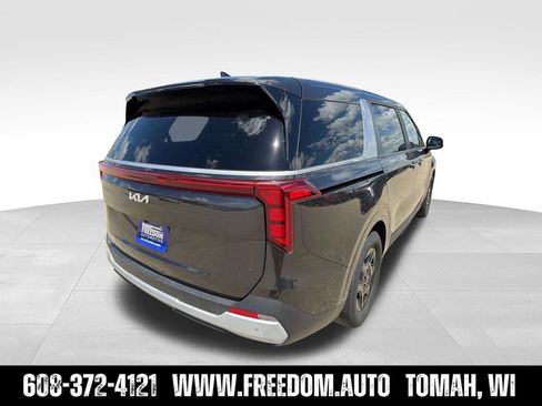 Used 2025 Kia Carnival FWD image 5