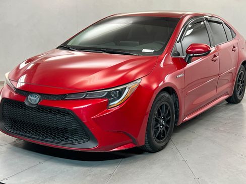 Used 2021 Toyota Corolla LE FWD image 1