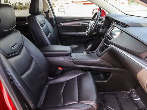 Used 2019 Cadillac XT5 Luxury image 16