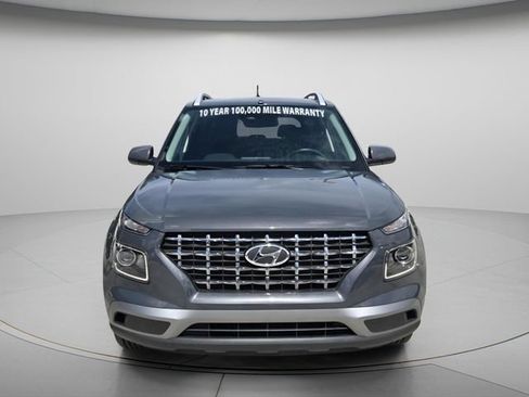 Used 2024 Hyundai Venue SEL FWD image 4
