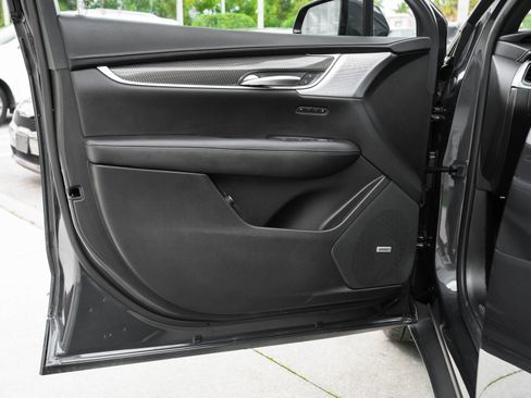 Used 2023 Cadillac XT5 Sportv w/ Technology Package image 30