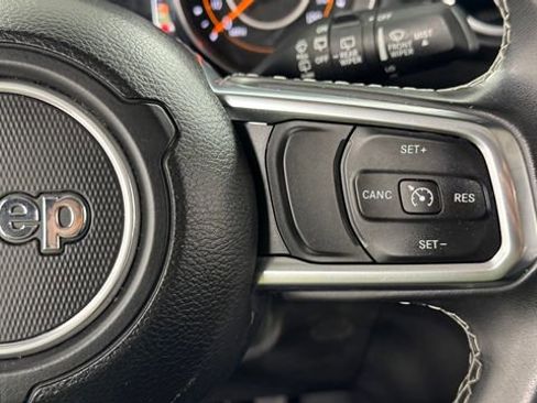Used 2019 Jeep Wrangler Unlimited Sahara AWD/4WD image 23