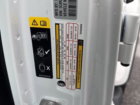 Used 2025 Jeep Wrangler Sahara 4xe image 13