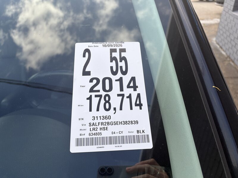 Used 2014 Land Rover LR2 AWD/4WD image 31