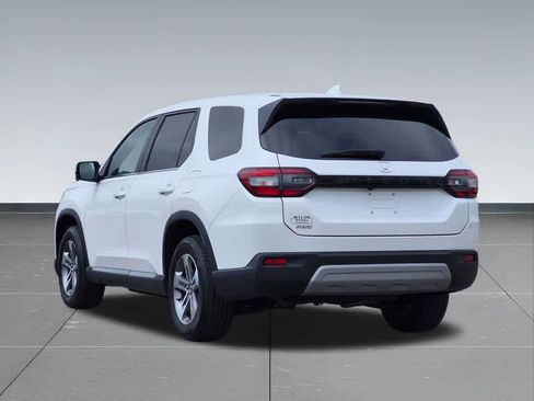 Certified 2025 Honda Pilot EX-L image 6