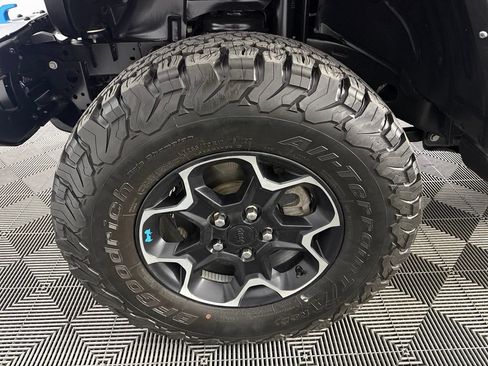 Used 2023 Jeep Wrangler Unlimited Rubicon 4xe w/ Steel Bumper Group AWD/4WD image 11
