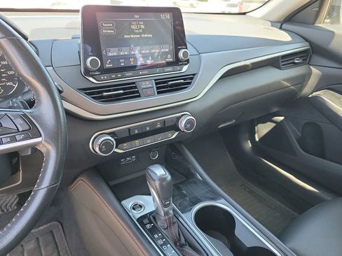 Used 2024 Nissan Altima 2.5 SR FWD image 20