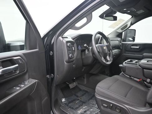 Used 2025 Chevrolet Silverado 2500 Custom w/ Custom Value Package AWD/4WD image 10