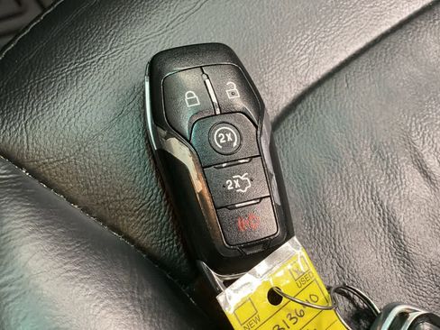 Used 2016 Ford Explorer XLT w/ Equipment Group 202A image 30