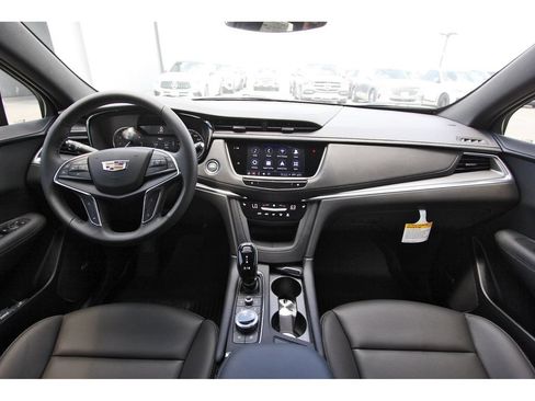 New 2026 Cadillac XT5 Luxury AWD/4WD image 9