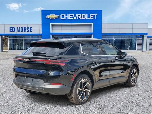 New 2026 Chevrolet Equinox EV LT image 3