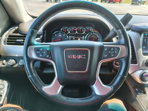 Used 2017 GMC Yukon SLT AWD/4WD image 6