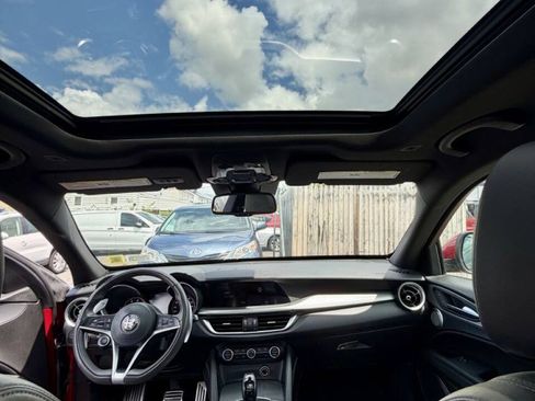 Used 2018 Alfa Romeo Stelvio Ti Sport AWD/4WD image 19