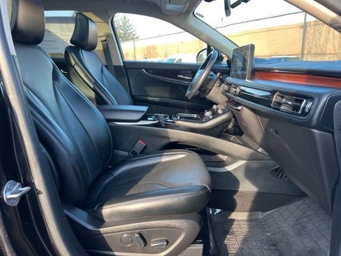 Used 2023 Lincoln Nautilus Reserve image 11