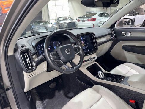 Used 2020 Volvo XC40 T4 Inscription image 45