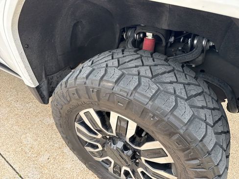 Used 2024 GMC Sierra 2500 Denali Ultimate image 6