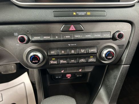 Used 2020 Kia Sportage LX w/ LX Popular Package image 16