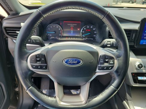 Used 2022 Ford Explorer XLT RWD image 27