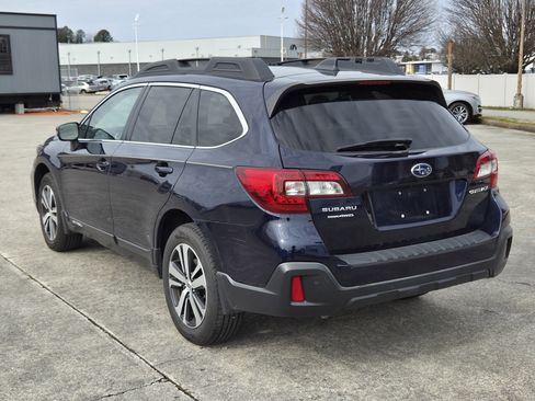Used 2018 Subaru Outback 2.5i Limited image 3