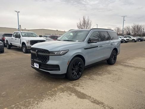 New 2025 Lincoln Navigator Reserve w/ Jet Appearance Package image 13