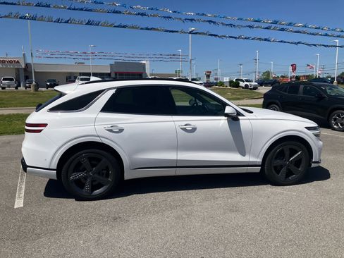 Used 2022 Genesis GV70 3.5T Sport w/ Sport Prestige Package AWD/4WD image 8