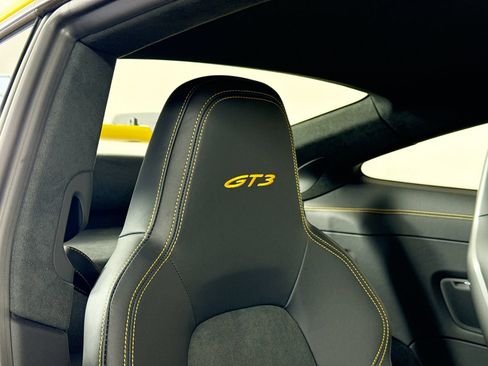 Used 2022 Porsche 911 GT3 RWD image 25