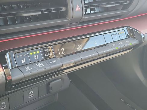 New 2026 Toyota Prius Plug-In Hybrid FWD image 33