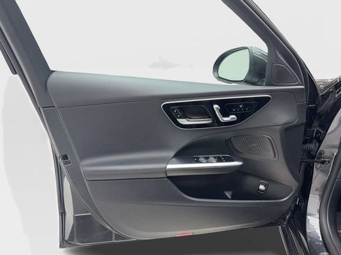 Used 2025 Mercedes-Benz C 300 4MATIC Sedan image 19