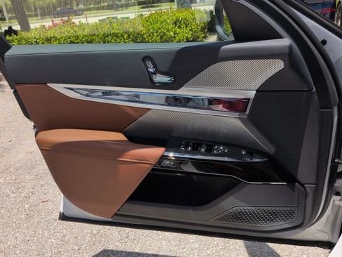 New 2026 BMW 750e xDrive AWD/4WD image 30