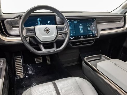 Used 2024 Rivian R1S Adventure AWD/4WD image 6