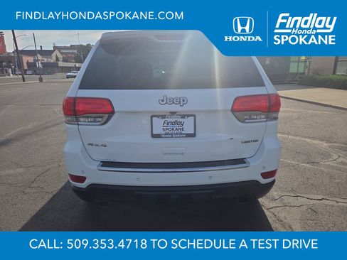 Used 2017 Jeep Grand Cherokee Limited w/ Luxury Group II AWD/4WD image 4