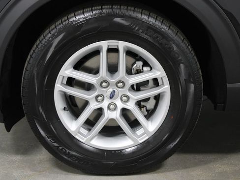 New 2026 Ford Explorer Active RWD image 18
