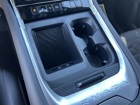 Used 2025 Nissan Armada Platinum Reserve image 19