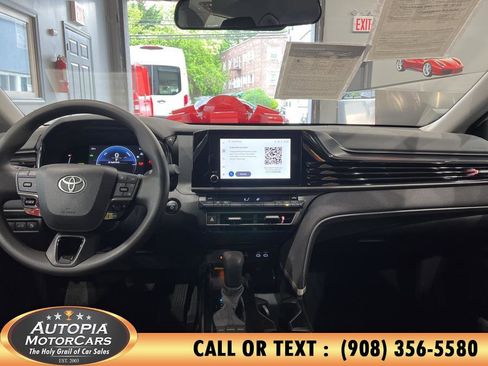 Used 2025 Toyota Camry LE image 21