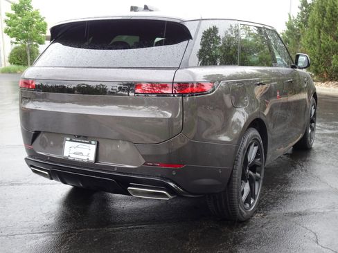 New 2026 Land Rover Range Rover Sport Dynamic SE AWD/4WD image 11
