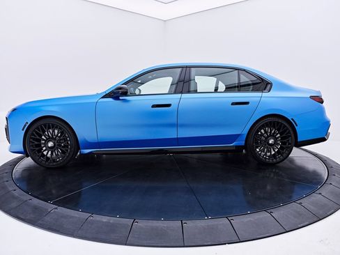 Used 2024 BMW 760i xDrive AWD/4WD image 12