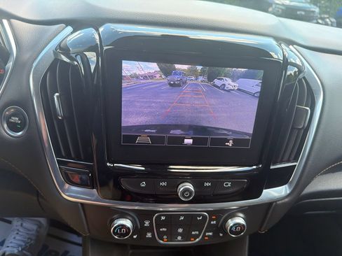 Used 2020 Chevrolet Traverse LT w/ LPO, Floor Liner Package AWD/4WD image 17