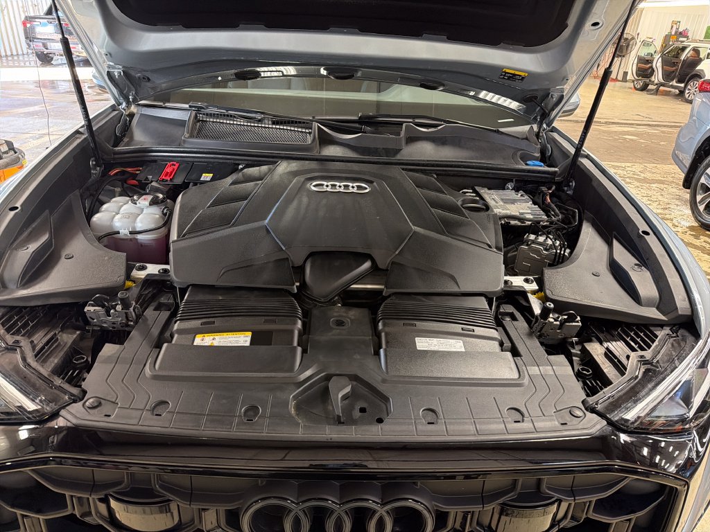 Certified 2025 Audi Q8 Premium Plus w/ Premium Plus Package AWD/4WD image 10