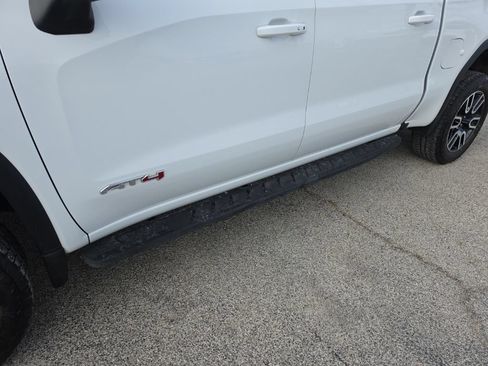 Used 2025 GMC Sierra 1500 AT4 w/ AT4 Premium Package AWD/4WD image 10
