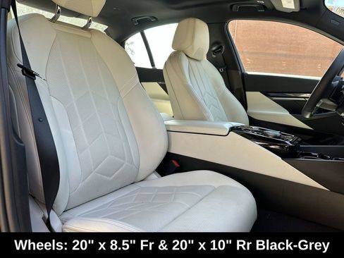 Used 2024 BMW 540i xDrive image 32