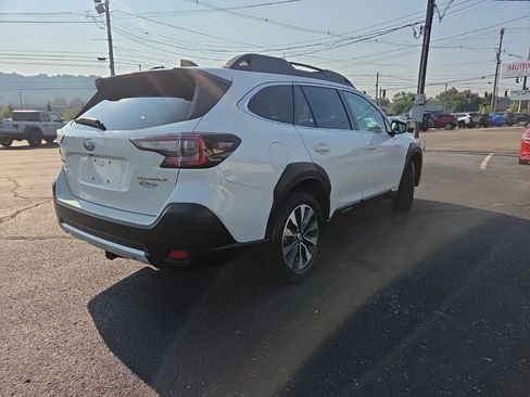 Used 2023 Subaru Outback Limited image 6