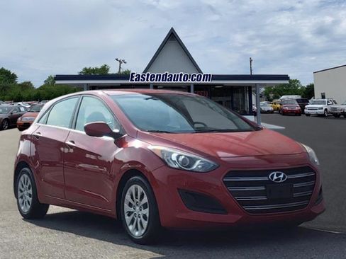 Used 2016 Hyundai Elantra GT image 1