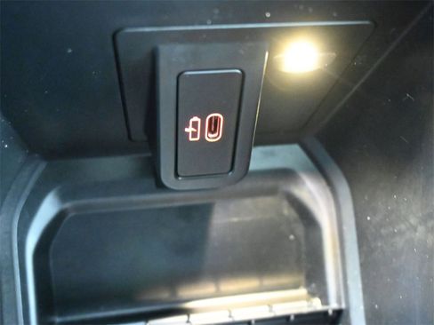 Used 2023 BMW X3 sDrive30i w/ Premium Package image 18