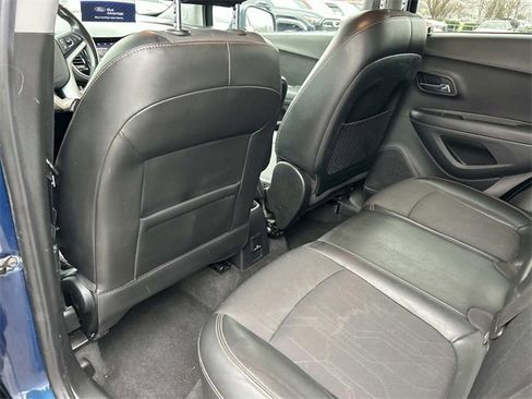 Used 2020 Chevrolet Trax LT w/ Driver Confidence Package image 19
